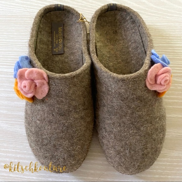 Handmade 100% Wool Clogs - Picture 2 of 11